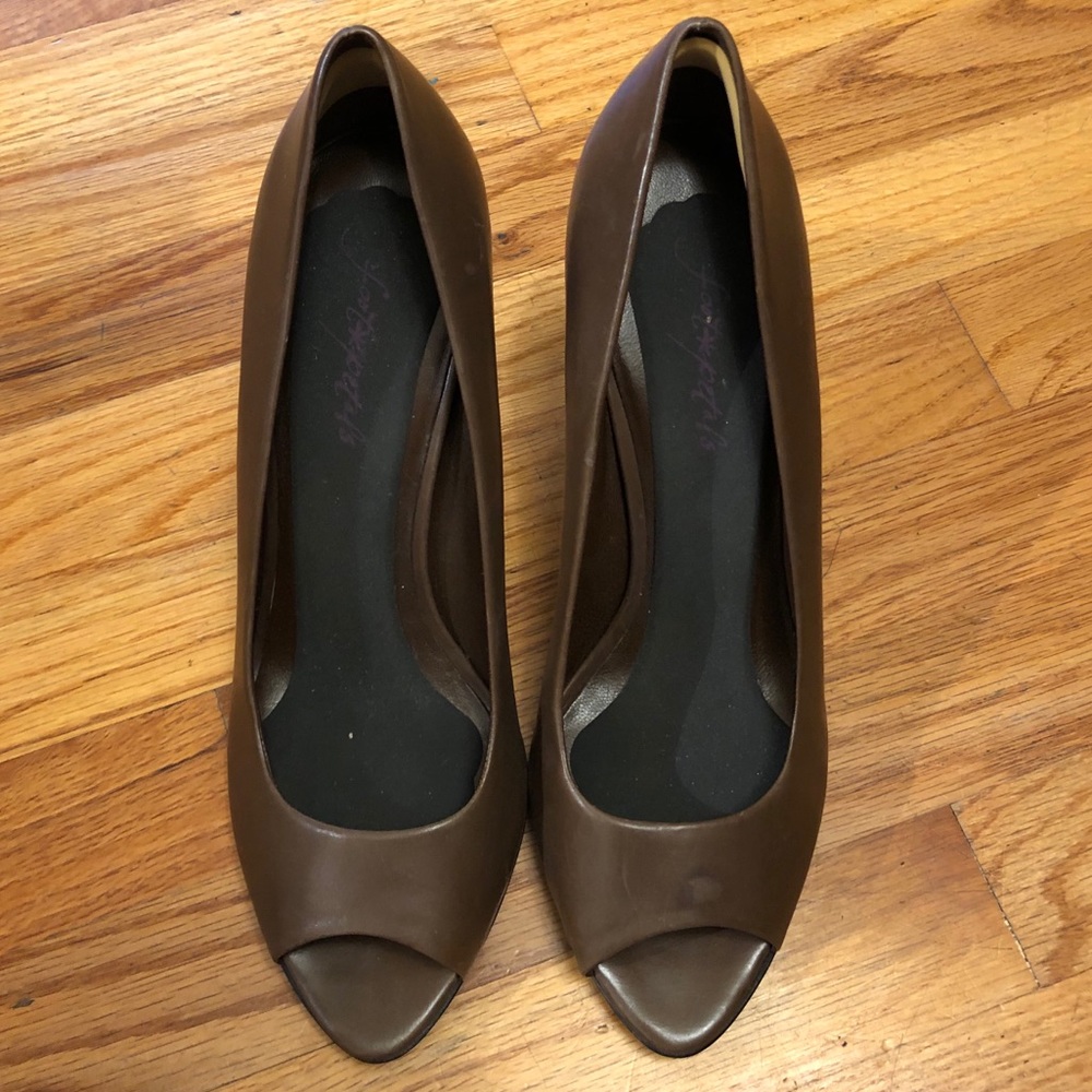 Banana Republic Leather Hugh Heels